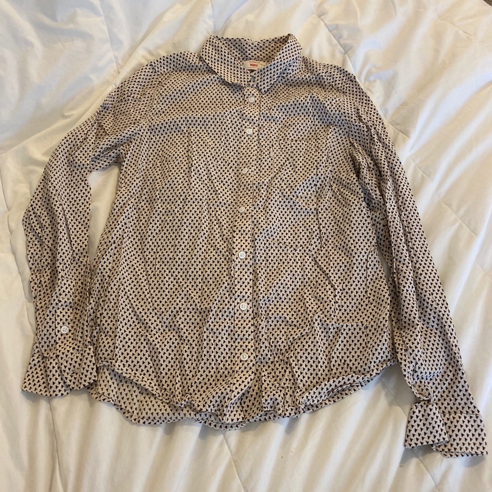 Levi’s Size M Long Sleeved Button Up